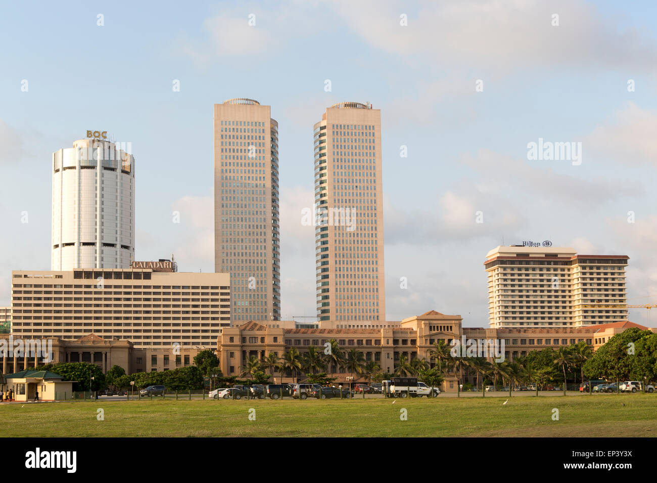 Zwillingstürme des World Trade Center und modernen Hotels, zentraler Geschäftsbezirk, Colombo, Sri Lanka Stockfoto