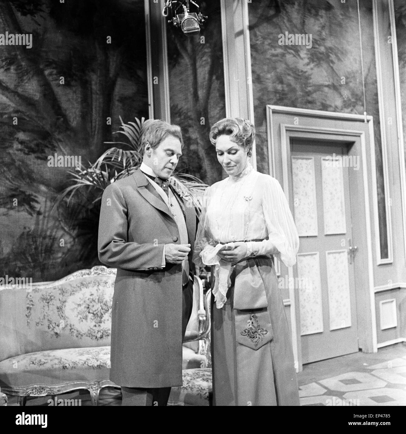Ein Verkaufsprozesse Gatte, Fernsehfilm, Deutschland 1958, Regie: Hanns Farenburg, Monia: Peter Frank, Hilde Weissner Stockfoto