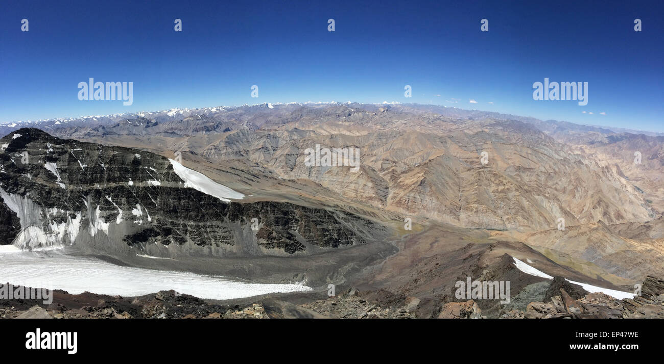 Die Aussicht vom Gipfel des Berges Kangyatse II in Ladakh, Indien Stockfoto
