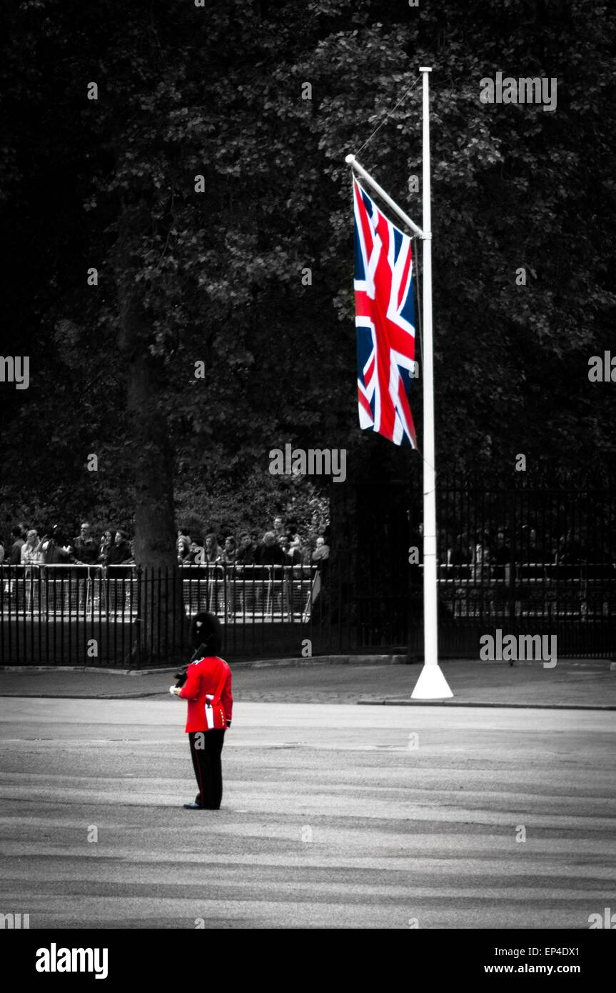 Königin der königlichen Garde und Union Jack am Geburtstag der Königin parade Probe, London, England Stockfoto