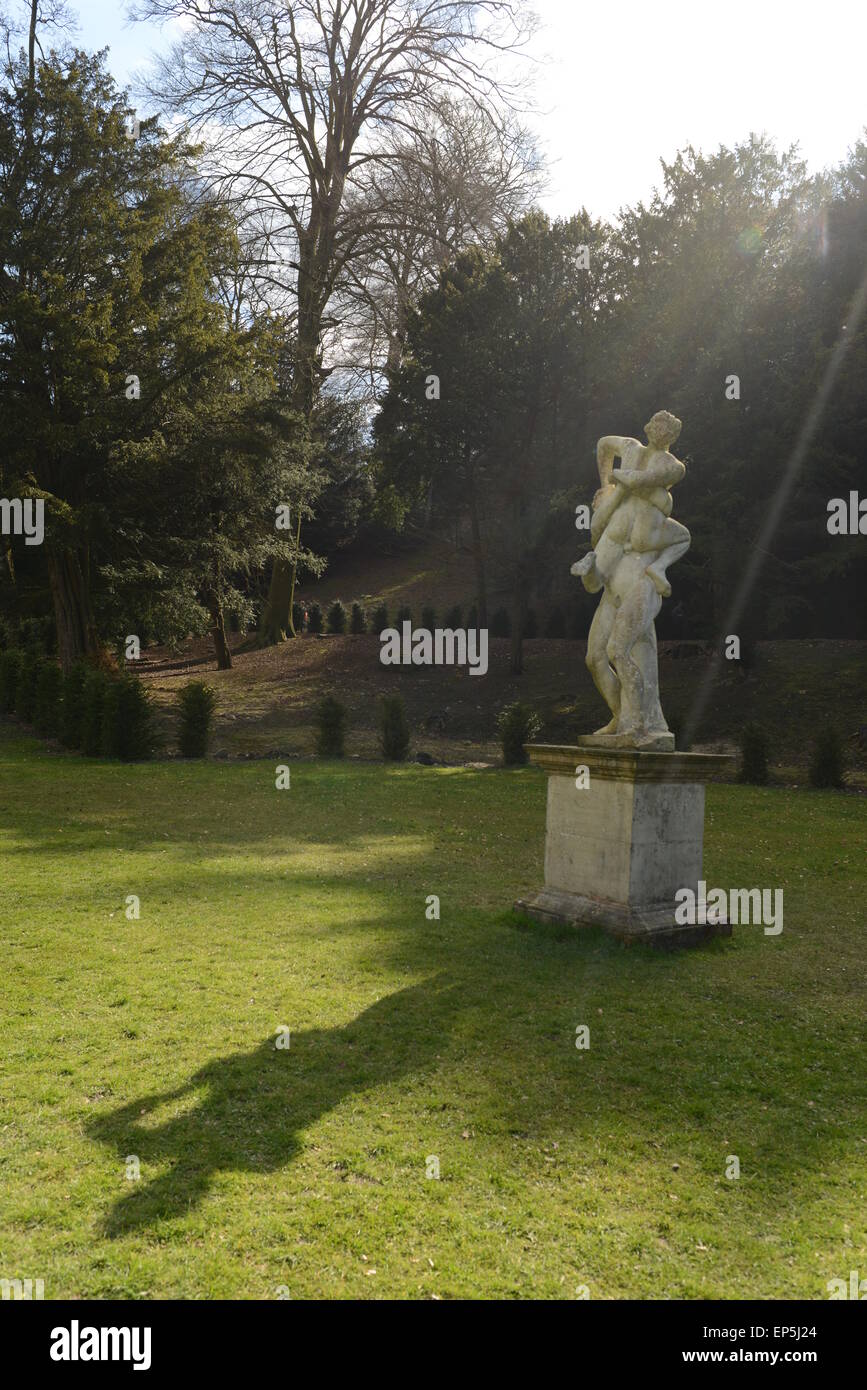 eine Statue in den Besitz des national Trust Studley Royal und Brunnen Abtei Wassergärten Stockfoto