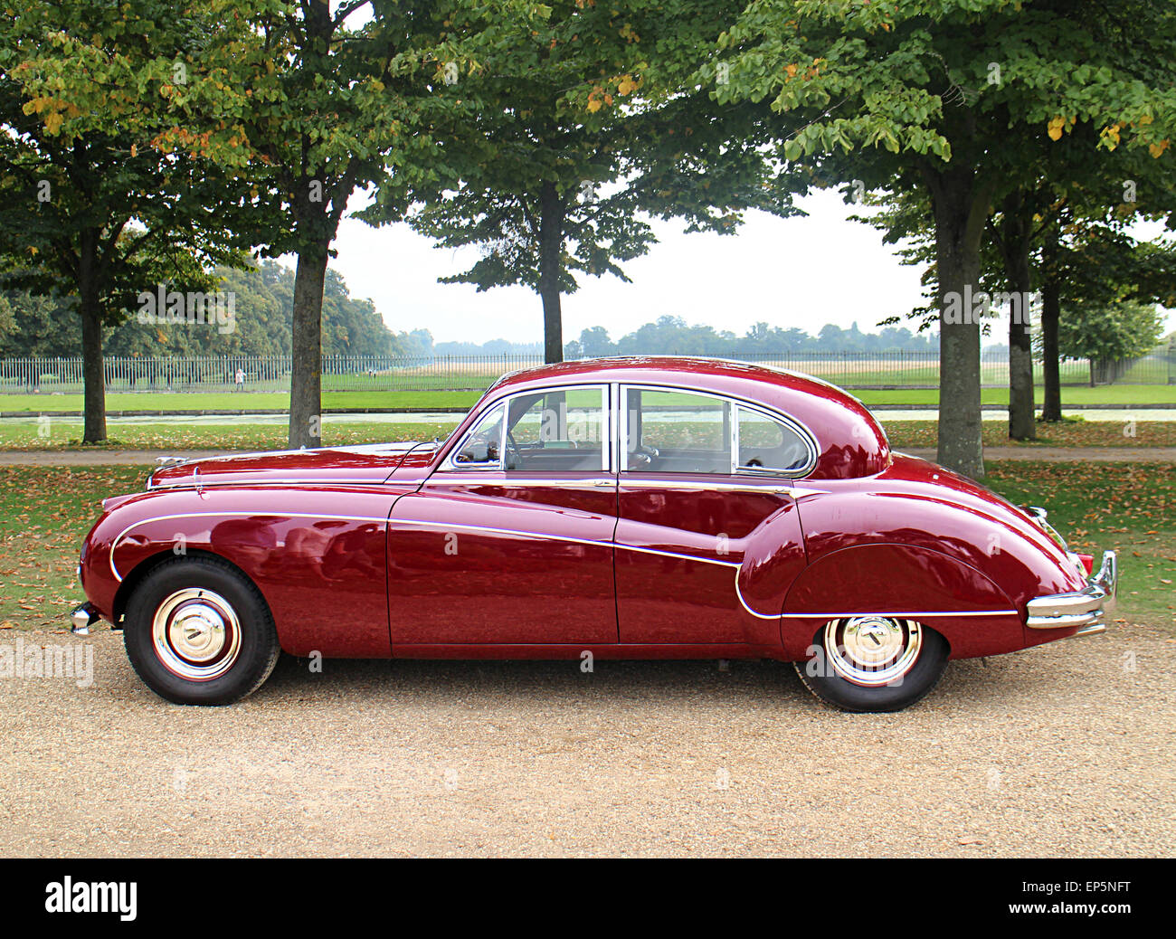 Jaguar Mark 9 Limousine Oldtimer im Gelände des Hampton Court Palace Stockfoto