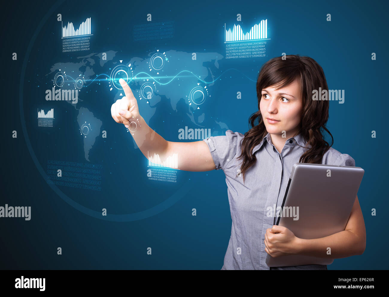 Geschäftsfrau, die High-Tech-Typ des modernen Tasten drücken Stockfoto