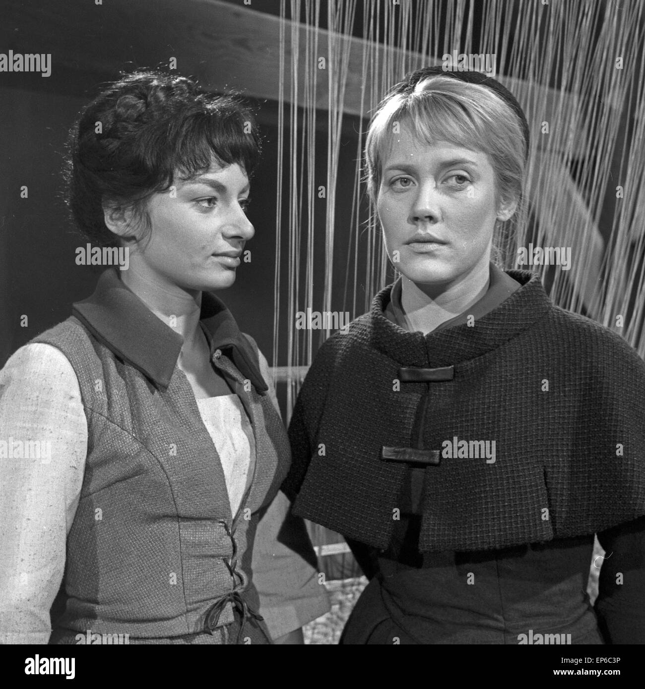 Verkündigung, Fernsehfilm, Deutschland 1963, Regie: Oswald Döpke, Monia: Claudia Wedekind, Maria Emo Stockfoto