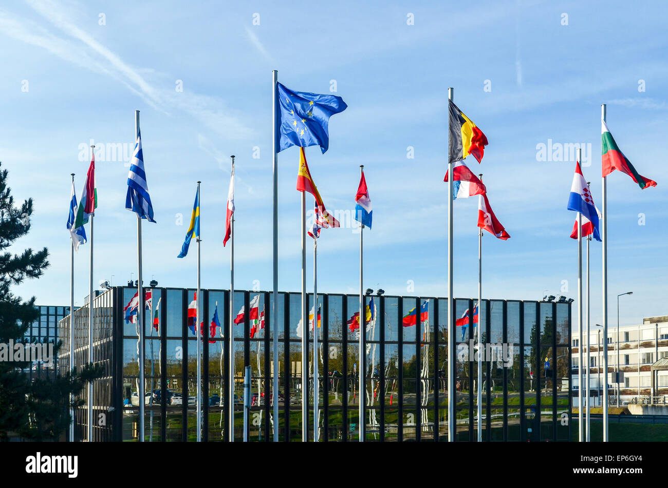 Flaggen der Länder der Europäischen Union an der Europäischen Kommission, Europaviertel, Luxemburg Stockfoto