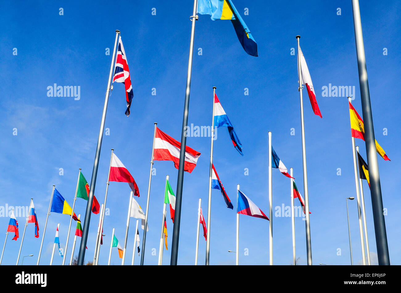Union Jack und Flaggen der Länder der Europäischen Union an der Europäischen Kommission, Europaviertel, Luxemburg Stockfoto