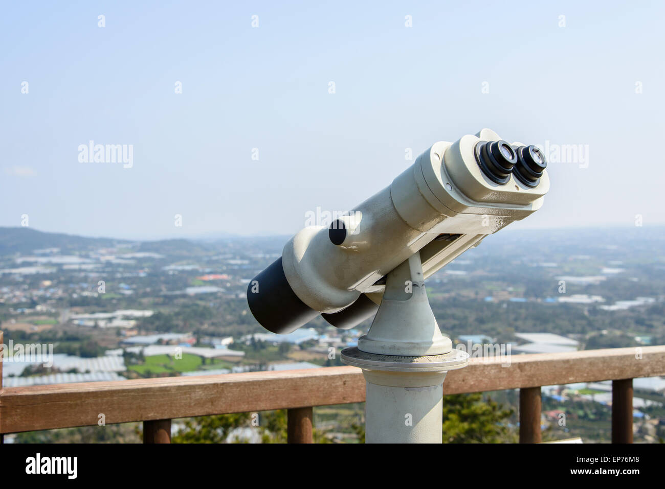 Fernglas am Observatorium der Jeoji Oreum in Insel Jeju, Korea. Stockfoto