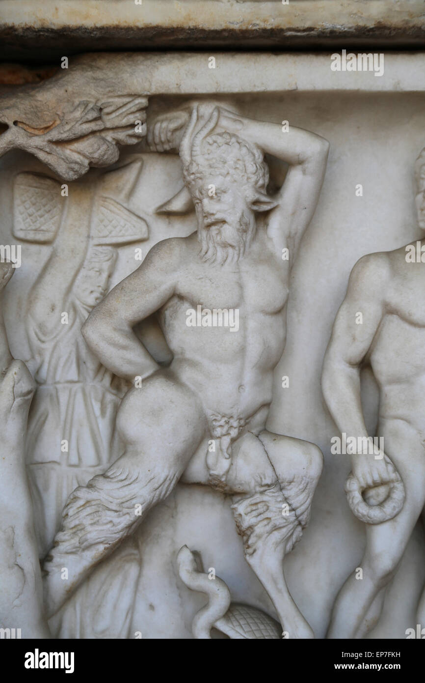 Sarkophag mit dionysischen zeremonielle Prozession. Roman. 2. C. Detail Satyr. Stockfoto