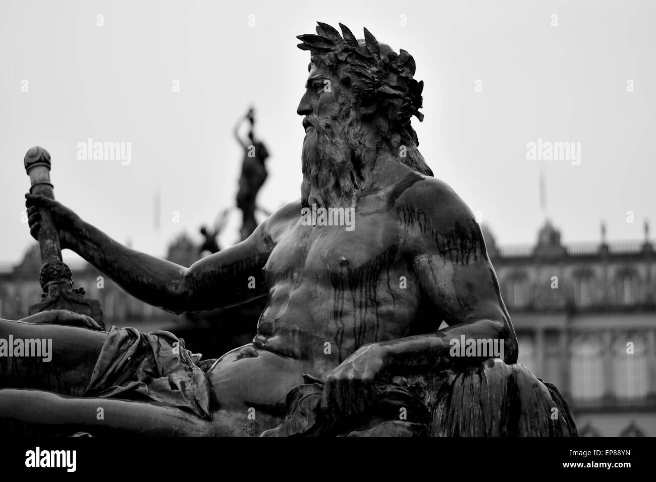 Schwarz / weiß mythologischen Statue auf der Insel Herreninsel in Bayern Stockfoto