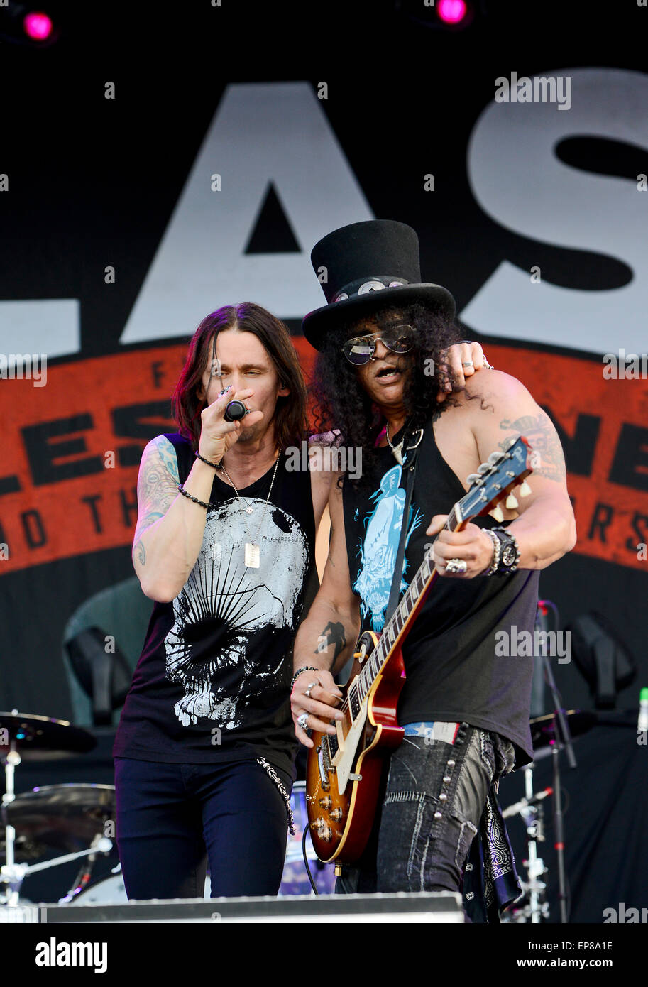 Slash mit Myles Kennedy und die Verschwörer erklingt in der "Monster Energy Carolina Rebellion" 2015 Stockfoto