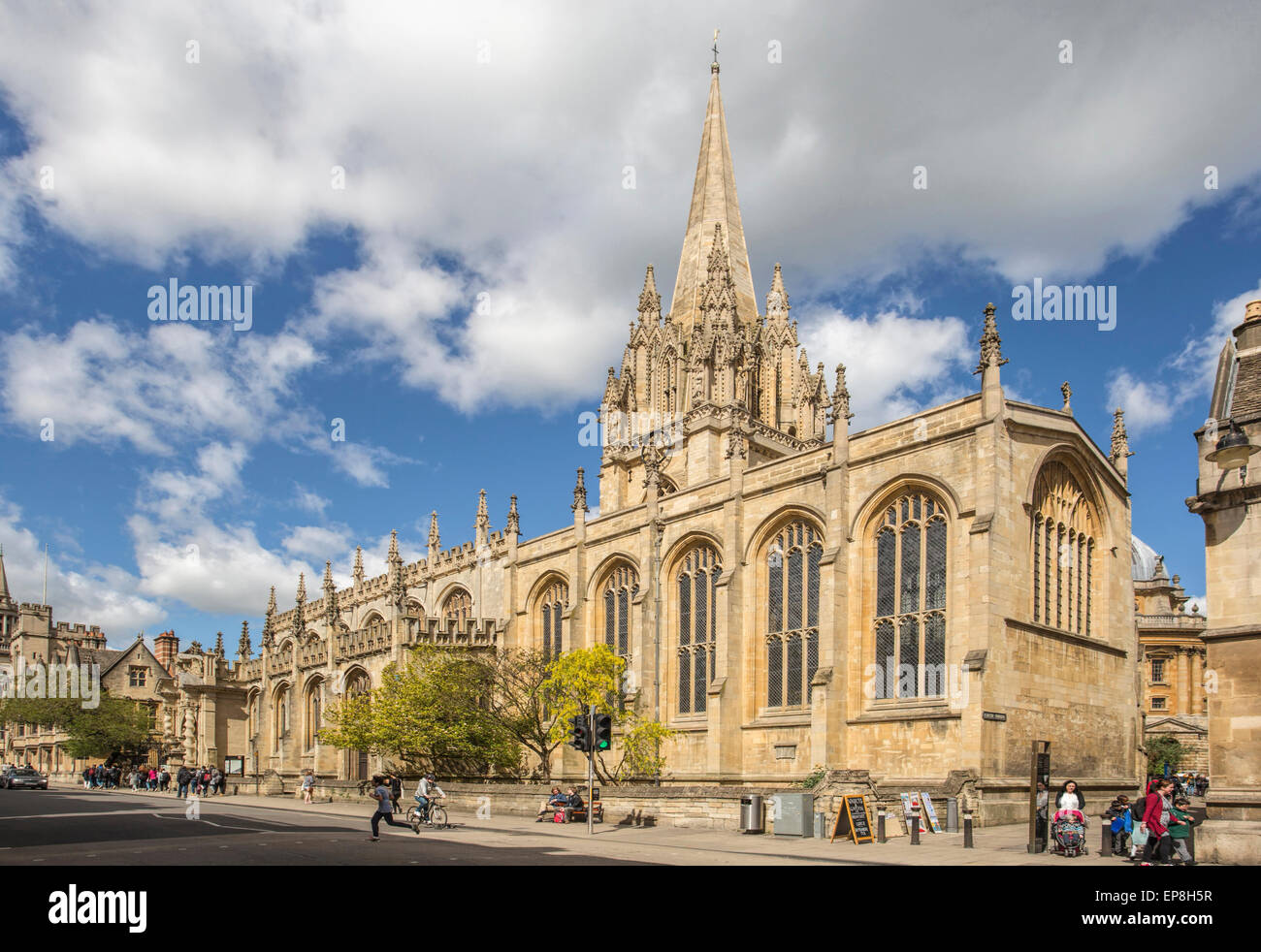 Zeigen Sie auf Universität Kirche von Str. Mary die Jungfrau (Str. Marys oder SMV kurz) auf High Street oder "The High", Oxford, UK an. Stockfoto