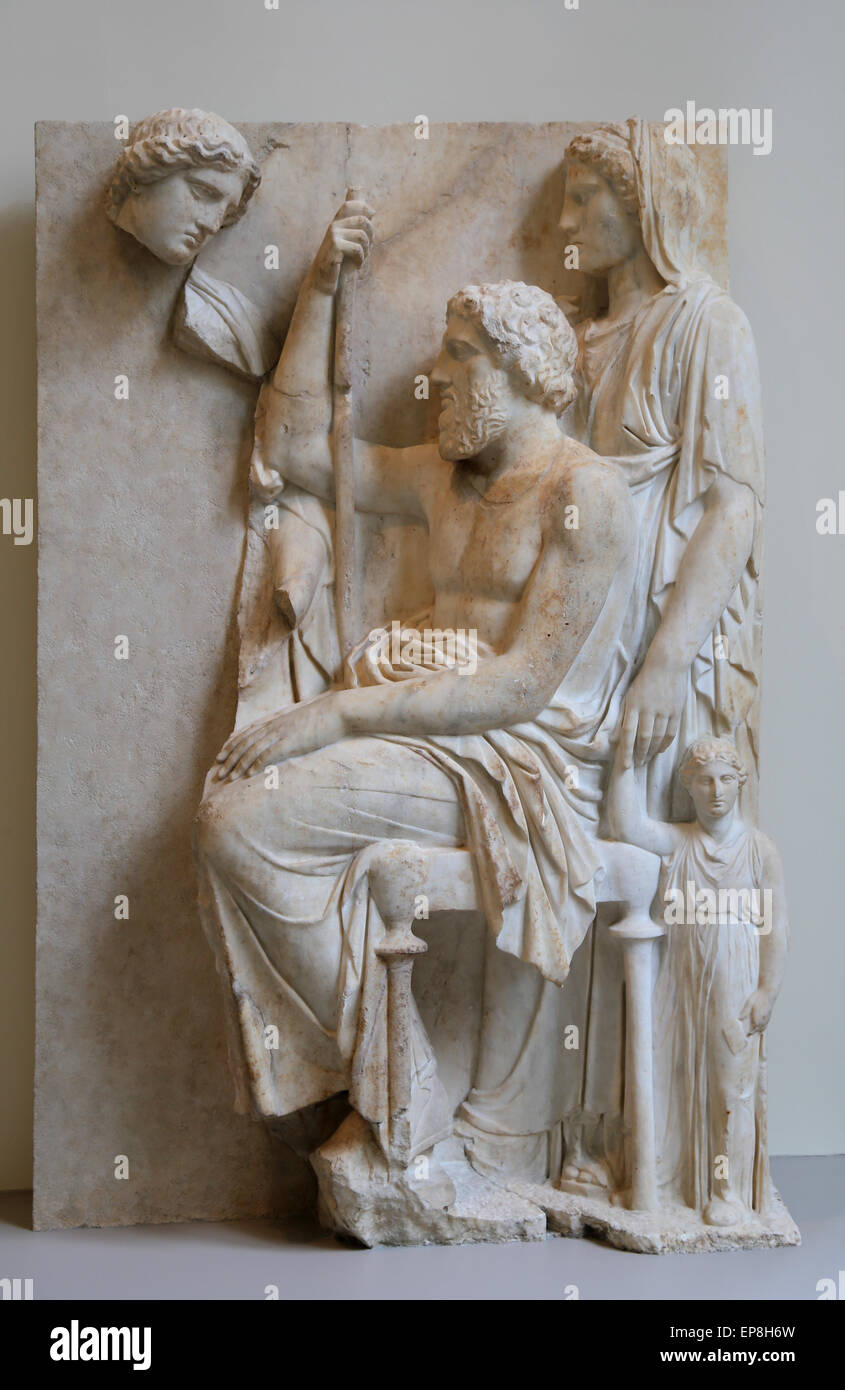 Schwere Marmorstele mit einer Familiengruppe. Griechisch. Dachboden. ca. 360 AC Metropolitan Museum of Art. NY. USA. Stockfoto