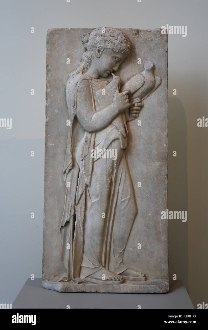 Grabstele eines kleinen Mädchens. Griechisch, ca. 450 – 440 v. Chr.. Gefunden Sie auf der Insel Paros. Metropolitan Museum of Art. NY. USA. Stockfoto