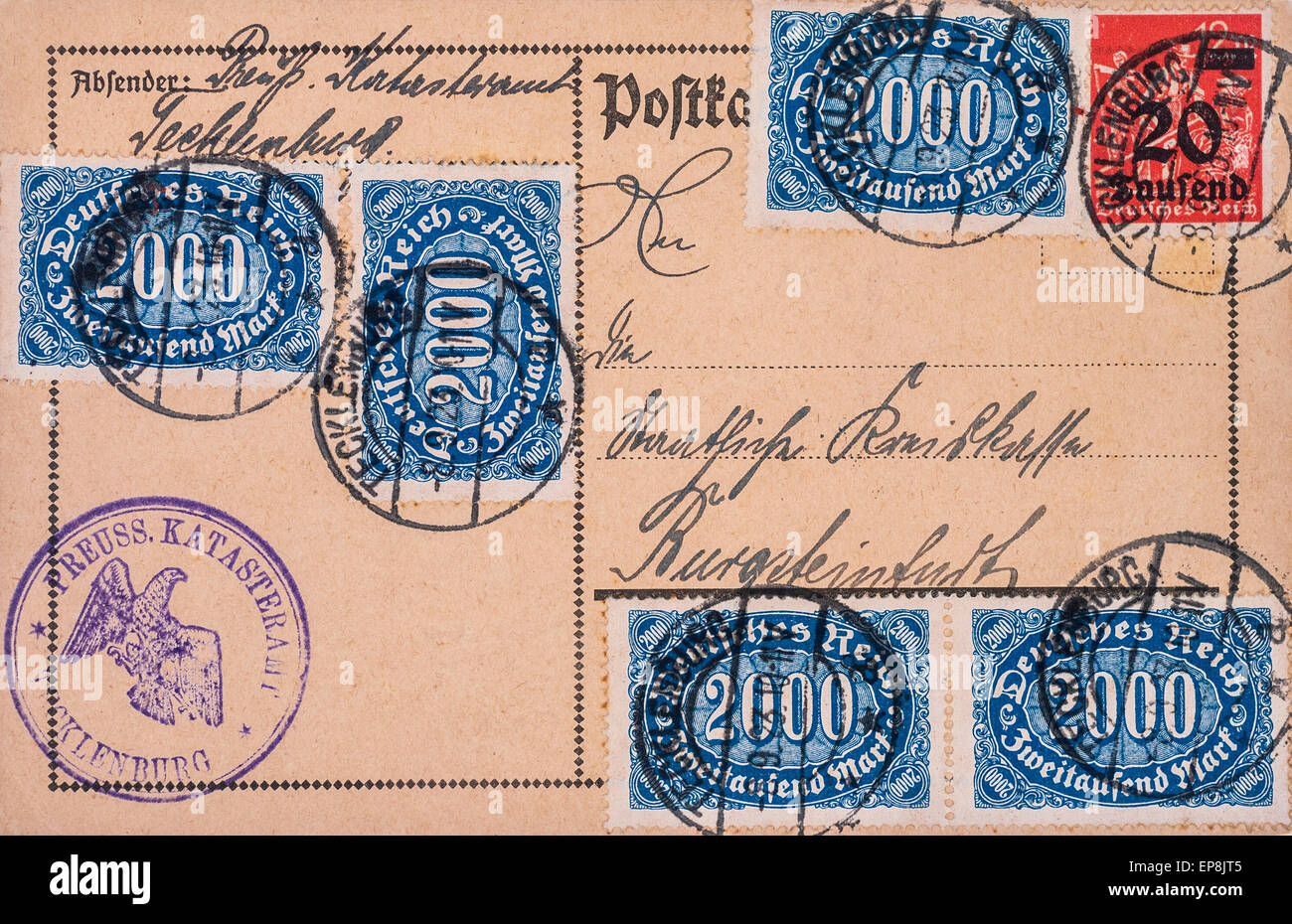 1923 deutsche Postkarte mit 30.000 markiert Hyperinflation Porto - Deutschland. Stockfoto