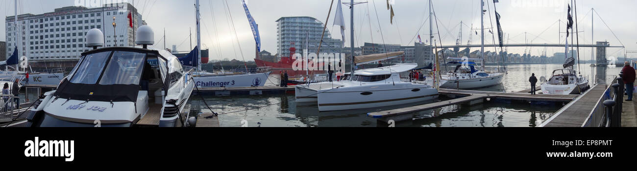 Pontons im Dock, London Boat Show, Excel, London Stockfoto