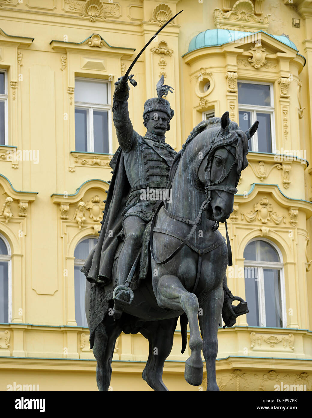 Statue von König Josip in dem Hauptplatz Ban Jelacic, Zagreb, Kroatien. Stockfoto