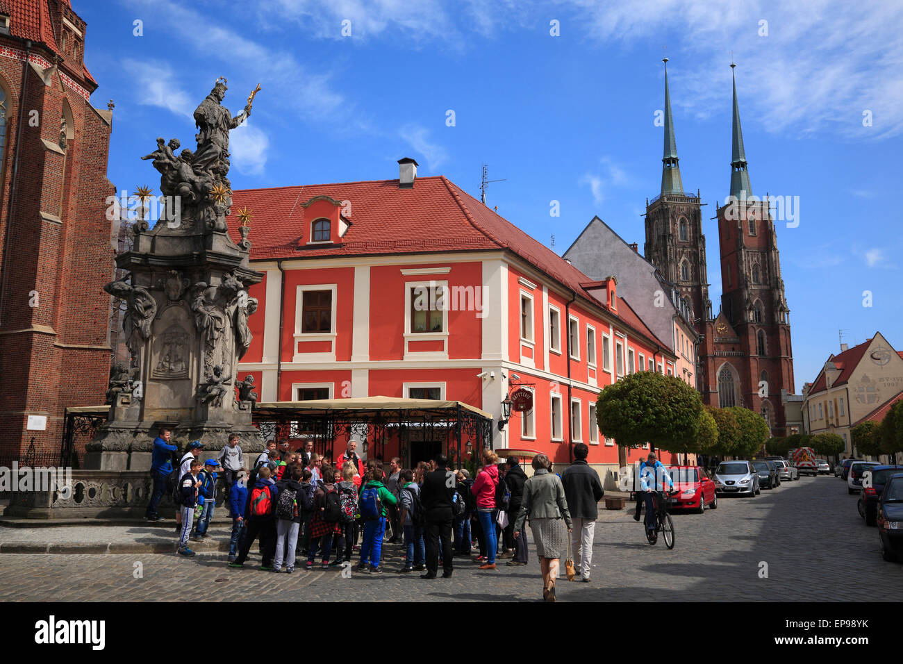 Pl. Koscielny, Ostrow Tumski, Nepomuk-Denkmal und Kathedrale, Breslau, Schlesien, Polen, Europa Stockfoto