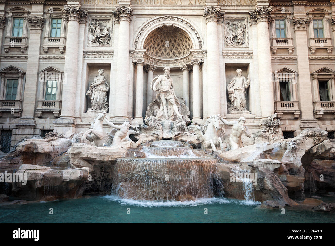 berühmte Springbrunnen di Trevi in Rom, Italien Stockfoto, Bild