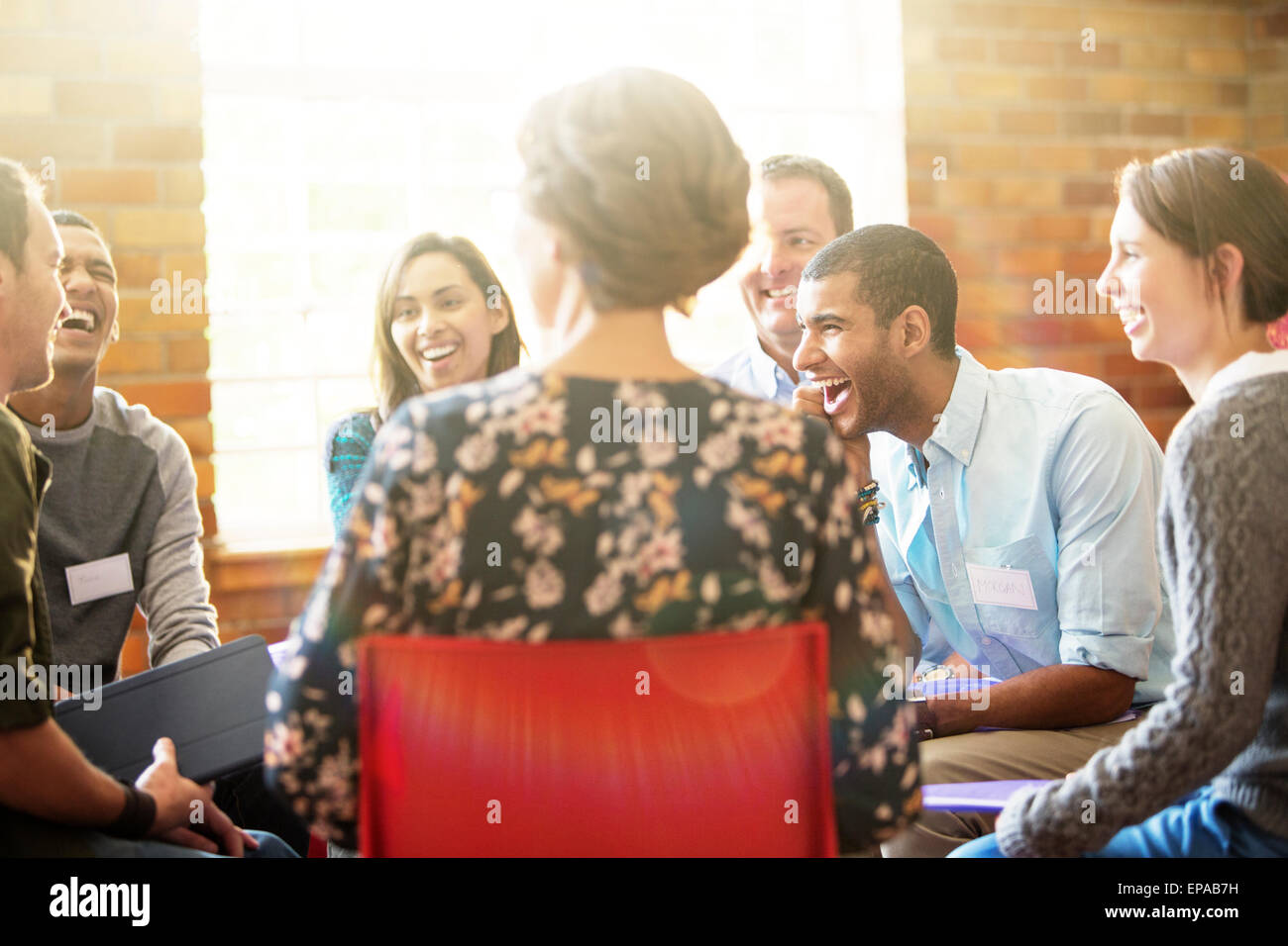 Menschen Sie lachen Gruppentherapie-Sitzung Stockfoto