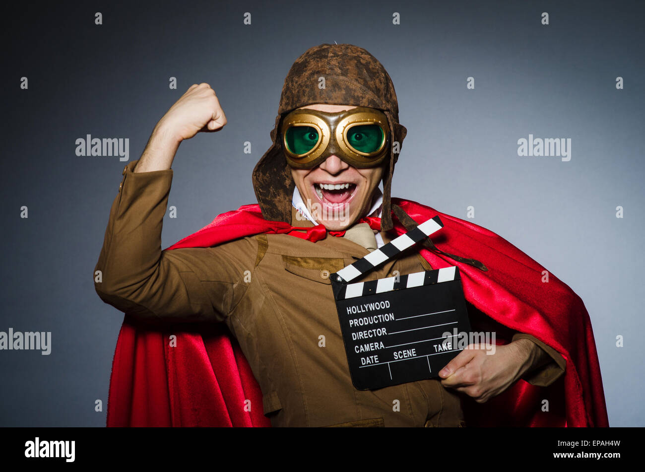 Lustige Pilot mit Brille und Helm Stockfotografie Alamy