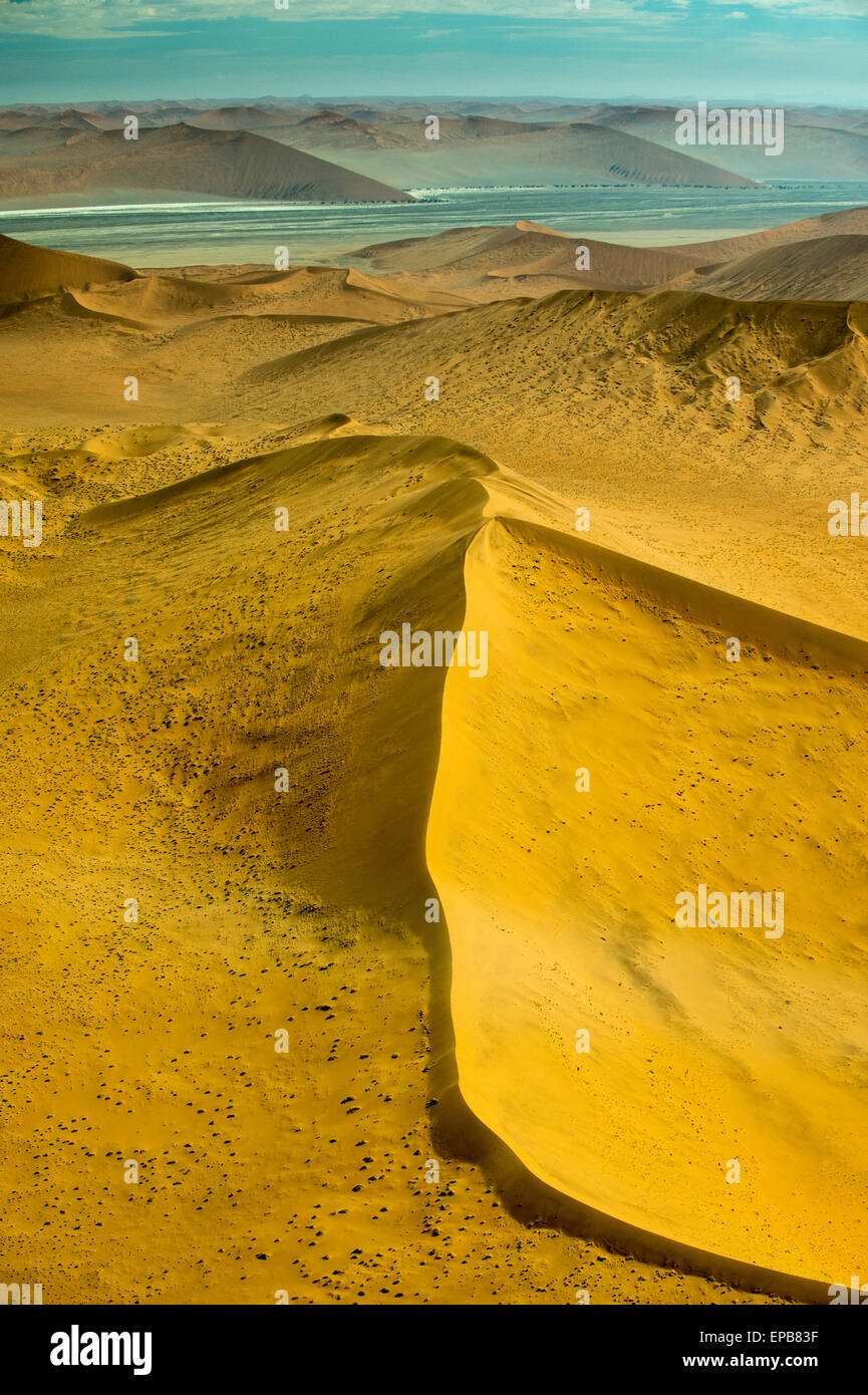 Afrika, Namibia. Namib-Wüste. Sossusvlei, Naukluft Park. Luftbilder der Dünen. Stockfoto