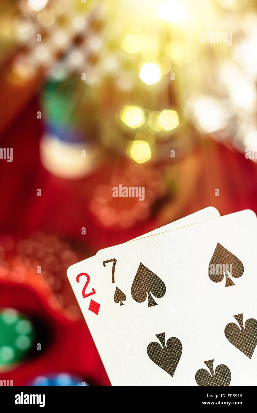 Pokerhand für dieses Glücksspiel abhängigen Kartenspiel zu verlieren Stockfoto