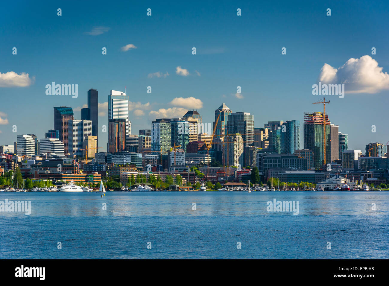 Lake Union und Blick auf die Skyline in Seattle, Washington. Stockfoto