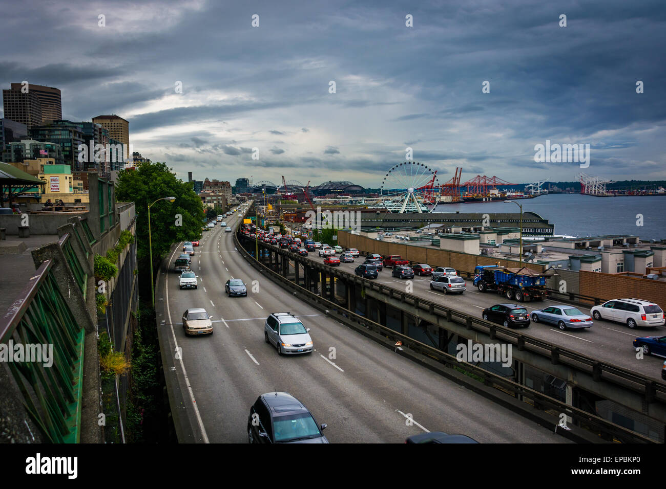 Blick auf die Alaskan Way Viaduct in Seattle, Washington. Stockfoto