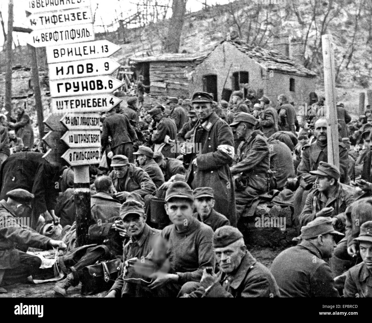 DEUTSCHEN Kriegsgefangenen durch die Rote Armee 1944 getroffen Stockfoto