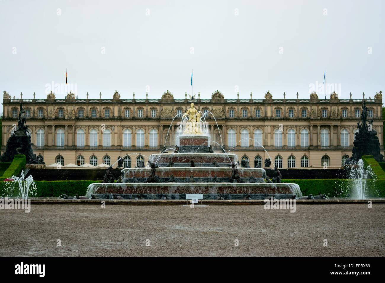 Herrenchiemsee Palace, Brunnen der Latona, Schlossgarten, romantische Insel, Chiemgau, Bayern, Deutschland Stockfoto