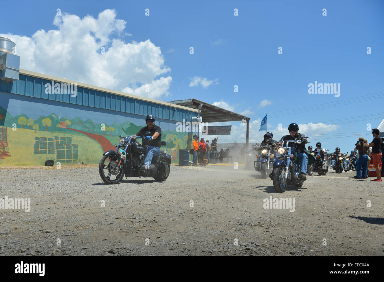 Fahrräder kommen bei einem Motorrad-Event in Ponce, Puerto Rico. Karibik-Insel. Territorium der USA. Stockfoto