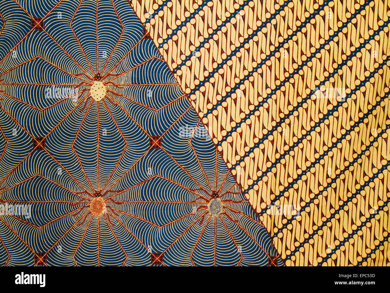 Batik Stoff auf dem Display an der Danar Hadi Batik Museum, Surakarta (Solo), Java, Indonesien Stockfoto