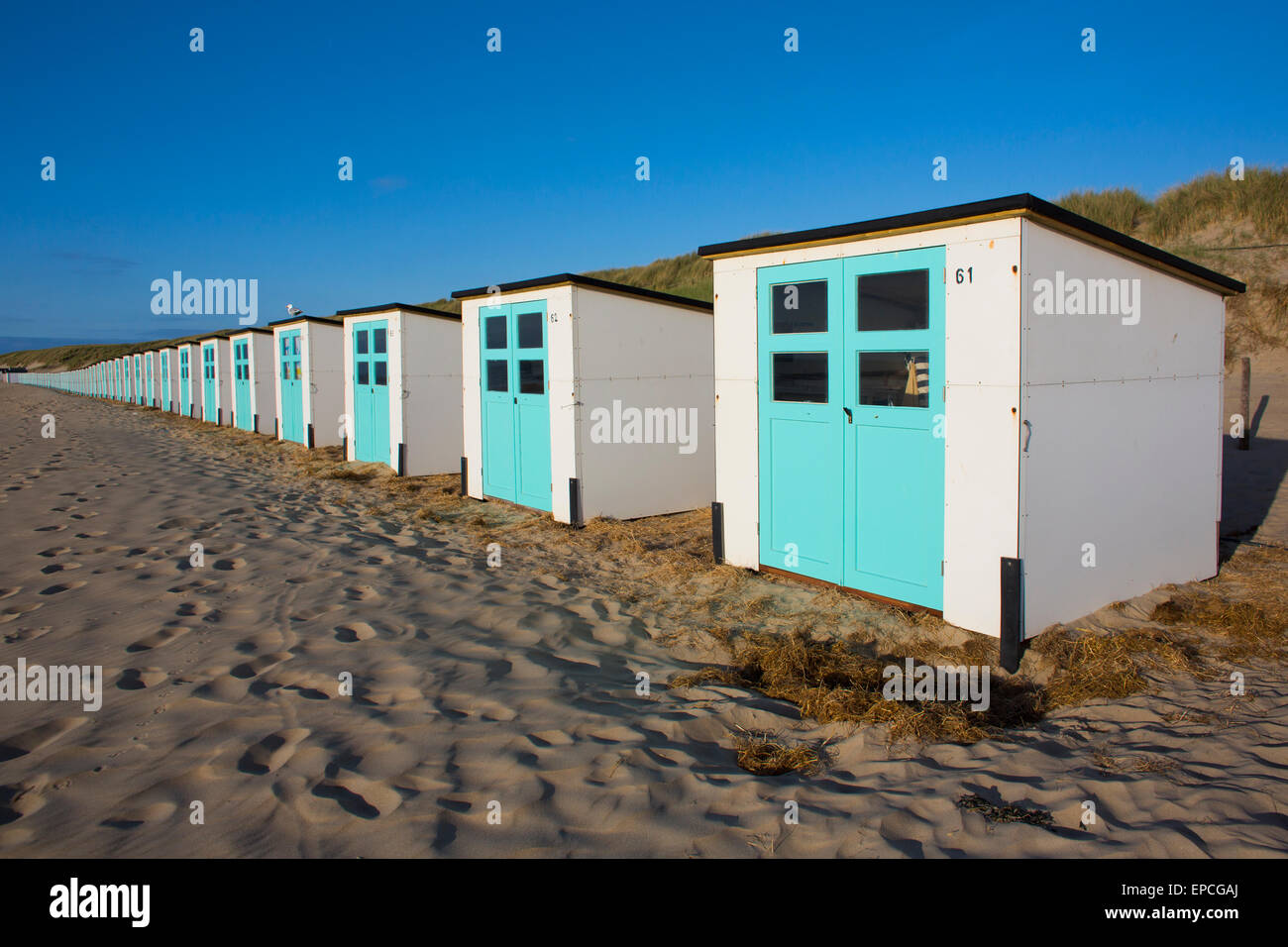 Strandhütten an der Küste von Texel, Holland Stockfoto
