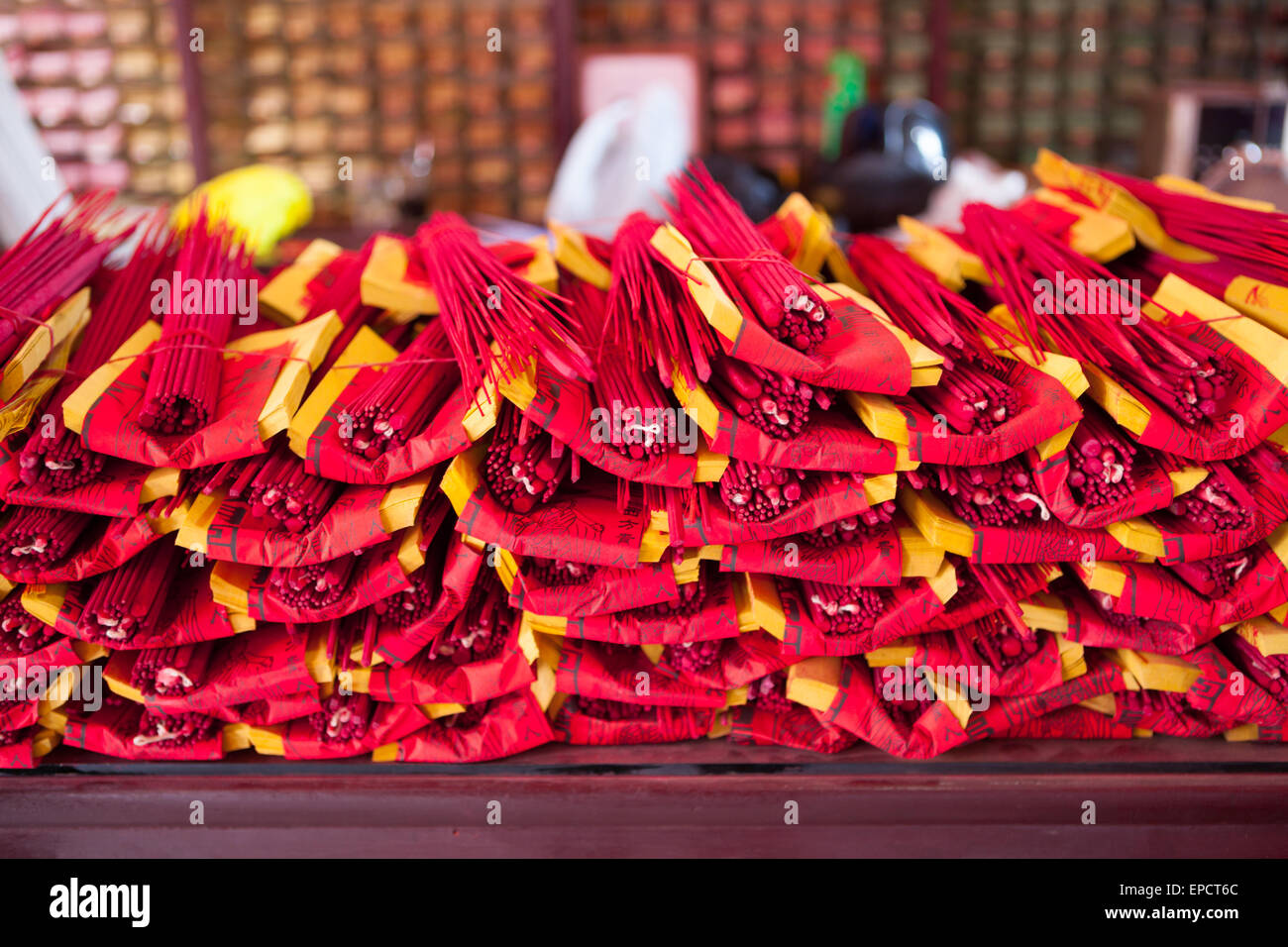 Räucherstäbchen genannt Hio unter indonesische Volk, für das Gebet in chinesischen Tempeln verwendet. Stockfoto