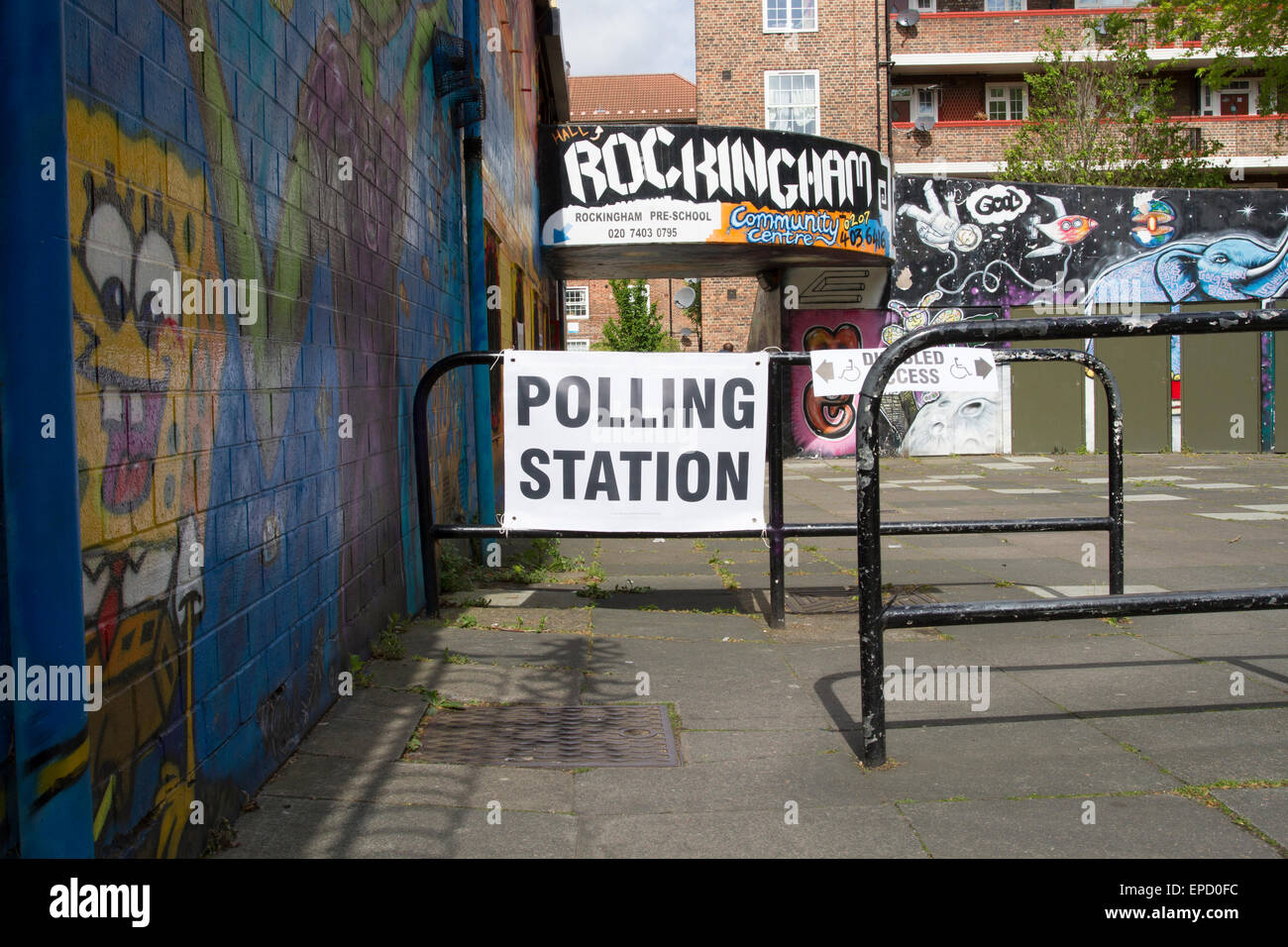 Wahllokal in Rockingham Estate Gemeindezentrum, Süd-Ost-London Stockfoto