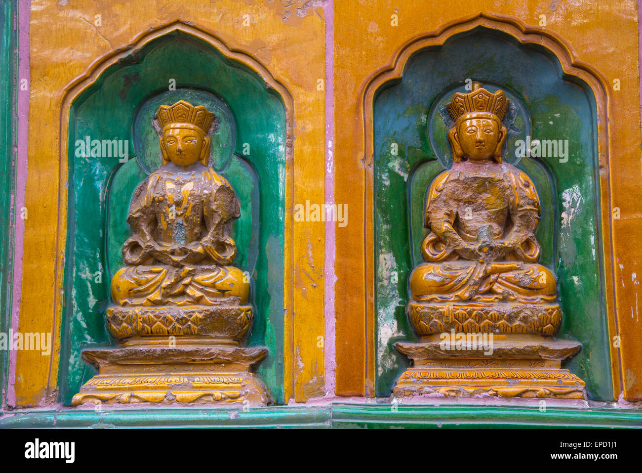 kleine Buddha-Skulpturen im Sommerpalast in Peking Stockfoto
