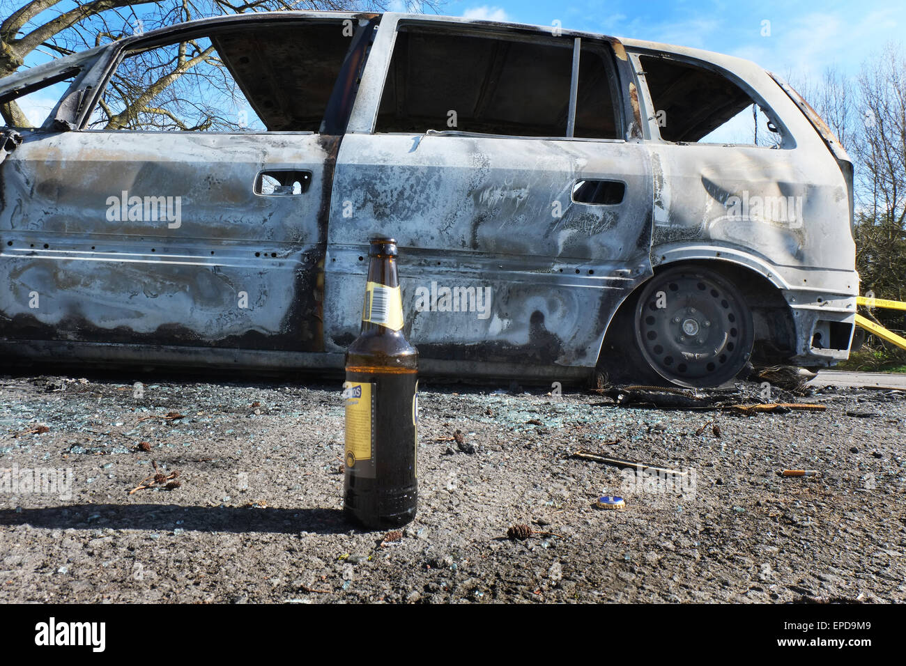 Auto nach Diebstahl ausgebrannt. Stockfoto