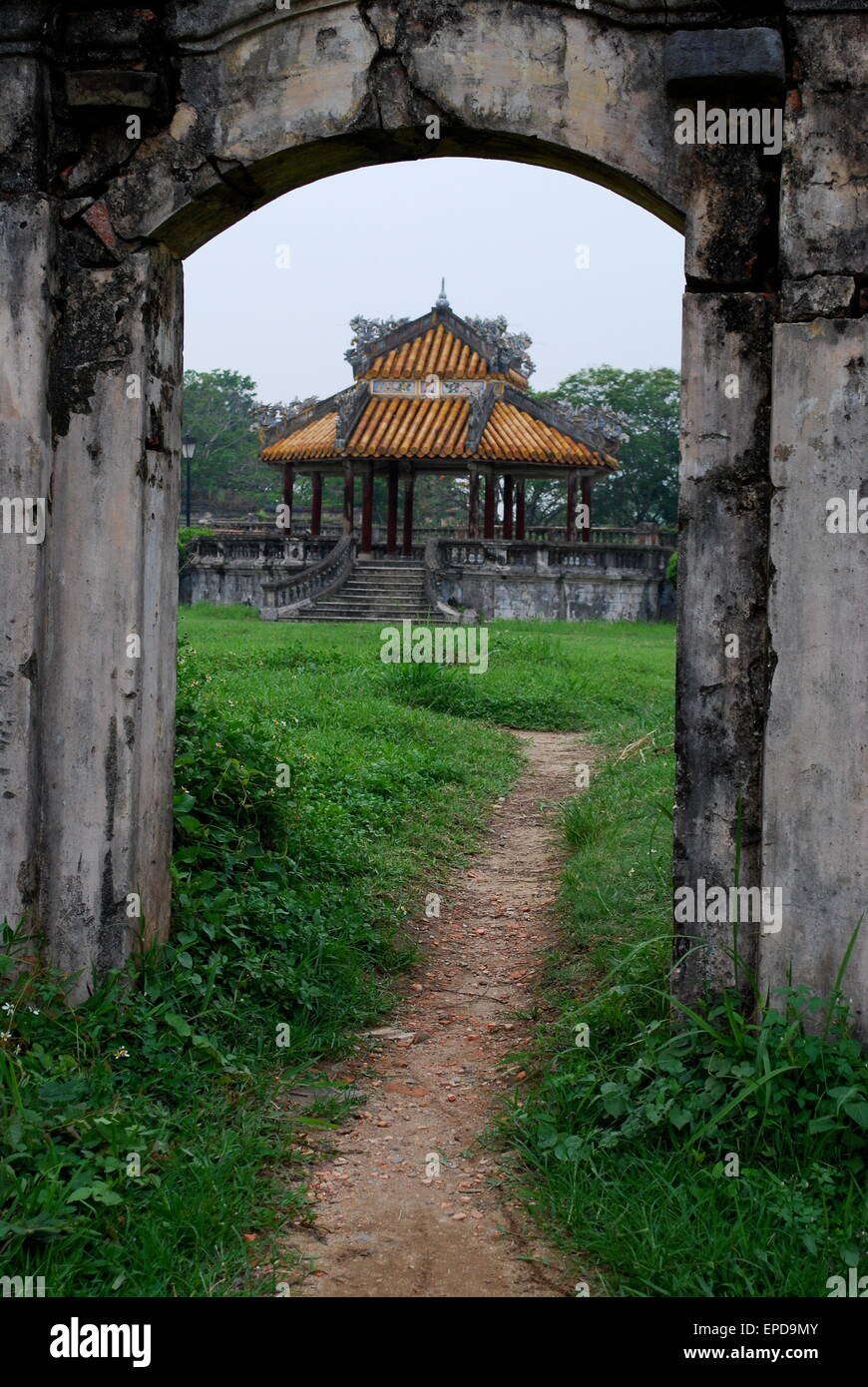 Eine Pagode auf dem Gelände der verbotenen lila Stadt, Hue, Vietnam Stockfoto