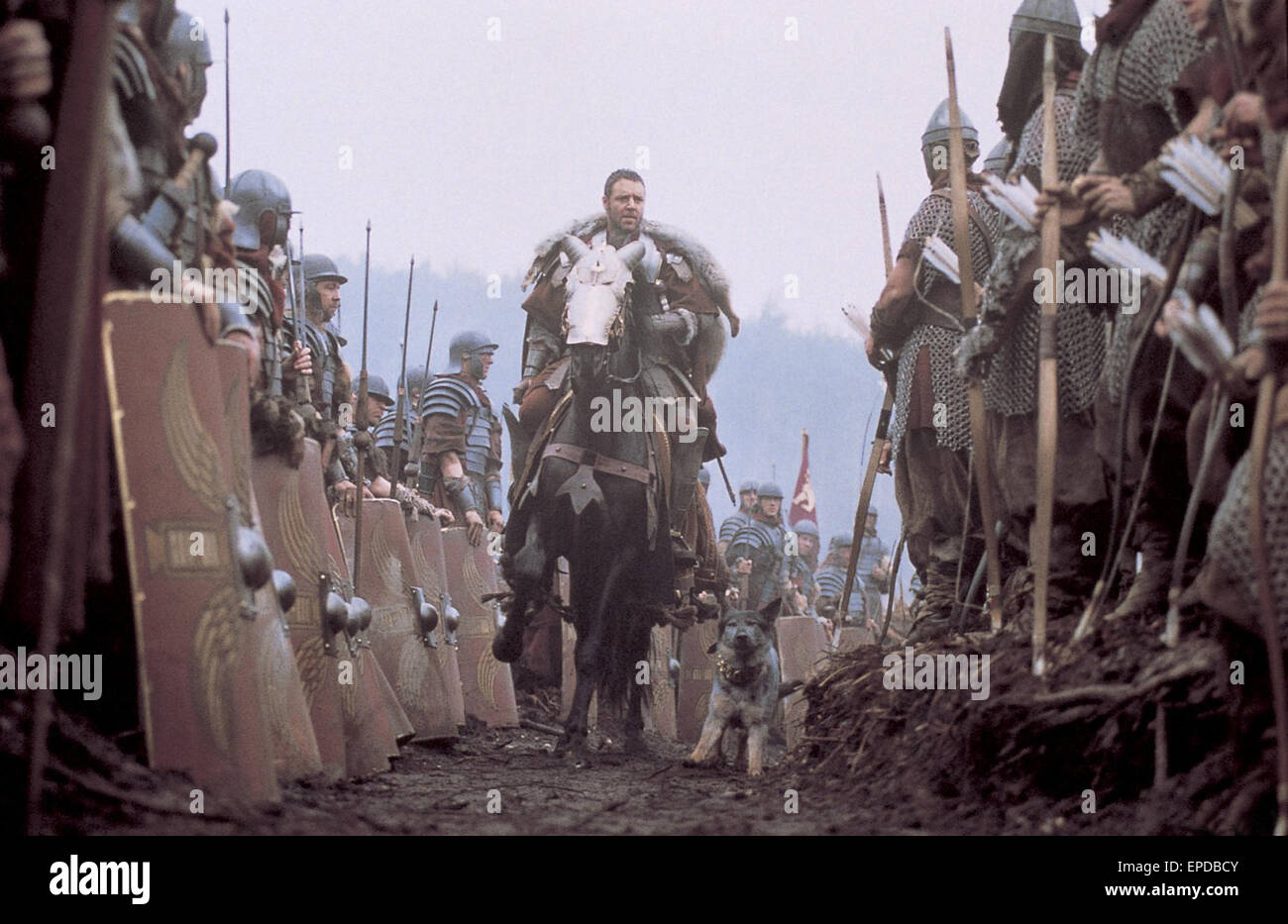 Gladiator ist ein 2000 amerikanisch-britischen epische Historiendrama Film unter der Regie von Ridley Scott, mit Russell Crowe und Joaquin Phoenix.  Dieses Foto ist nur zu redaktionellen Zwecken und unterliegen dem Copyright von der Filmgesellschaft und/oder der Fotograf von dem Film oder der Firma zugeordnet und kann nur durch Veröffentlichungen im Zusammenhang mit der Förderung der oben genannten Film reproduziert werden. Eine obligatorische Gutschrift auf die Filmgesellschaft ist erforderlich. Der Fotograf sollte auch angerechnet werden, wenn bekannt. Stockfoto