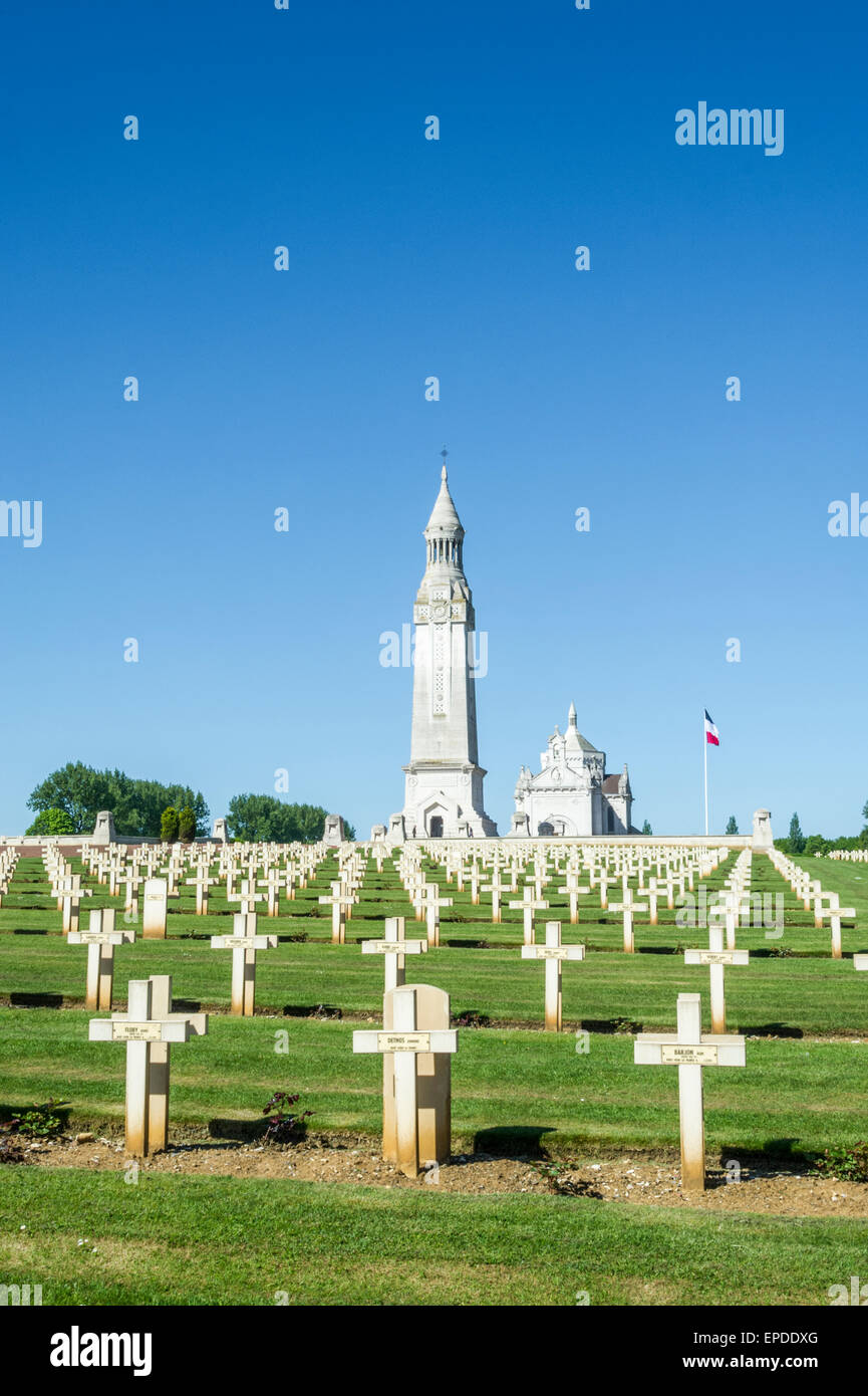 Notre Dame de Lorette Ablain Saint Nazaire, Erster Weltkrieg, nationalen französischen Soldatenfriedhof an der Somme Stockfoto
