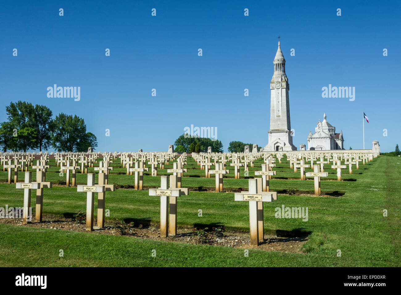 Notre Dame de Lorette Ablain Saint Nazaire, Erster Weltkrieg, nationalen französischen Soldatenfriedhof an der Somme Stockfoto