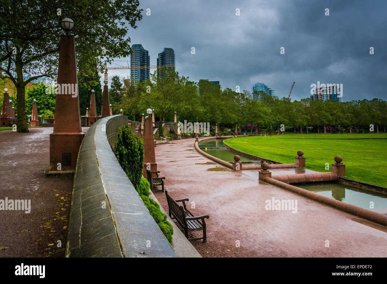 Gehwege in Downtown Park in Bellevue, Washington. Stockfoto