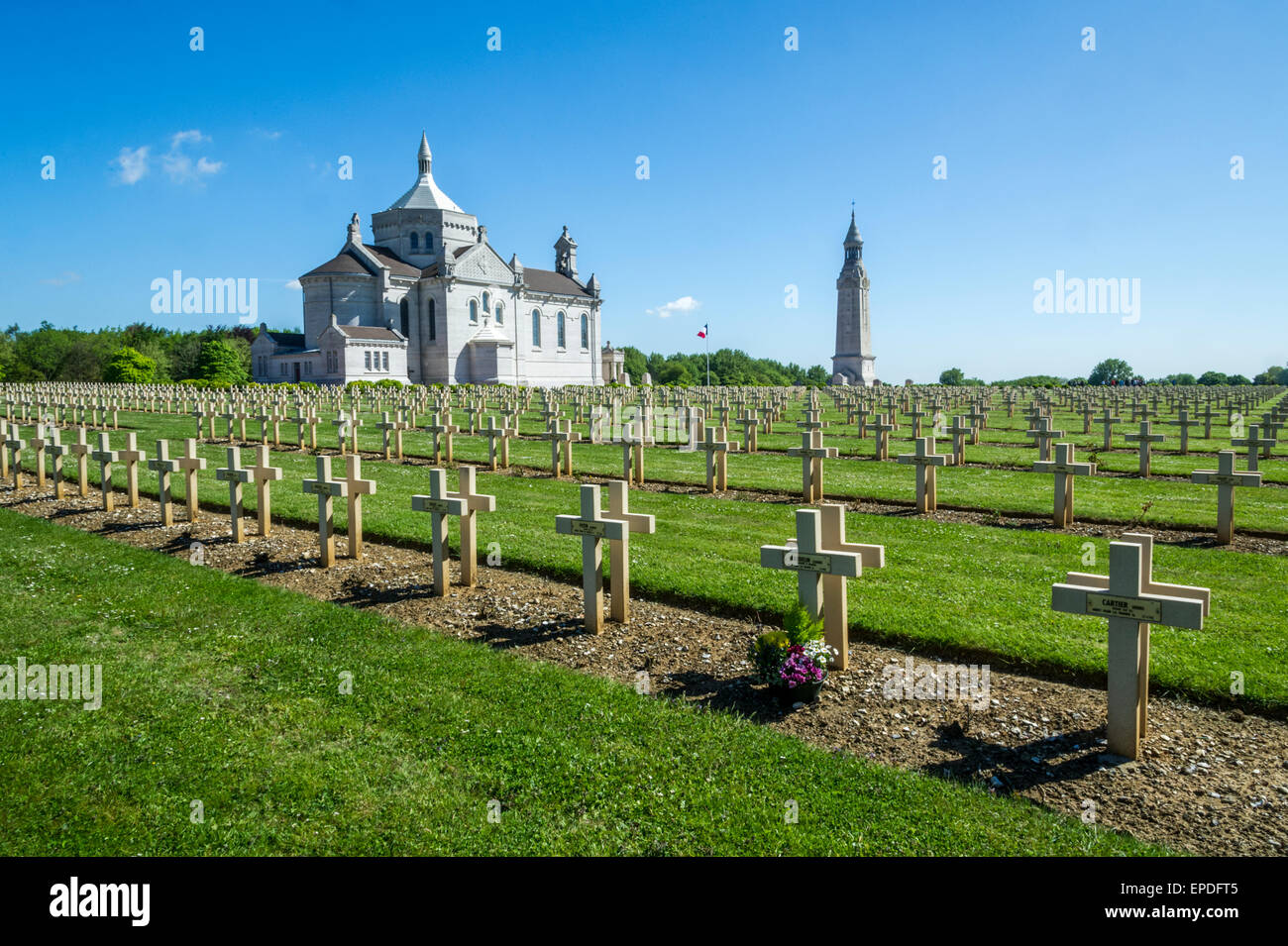 Notre Dame de Lorette Ablain Saint Nazaire, Erster Weltkrieg, nationalen französischen Soldatenfriedhof an der Somme Stockfoto