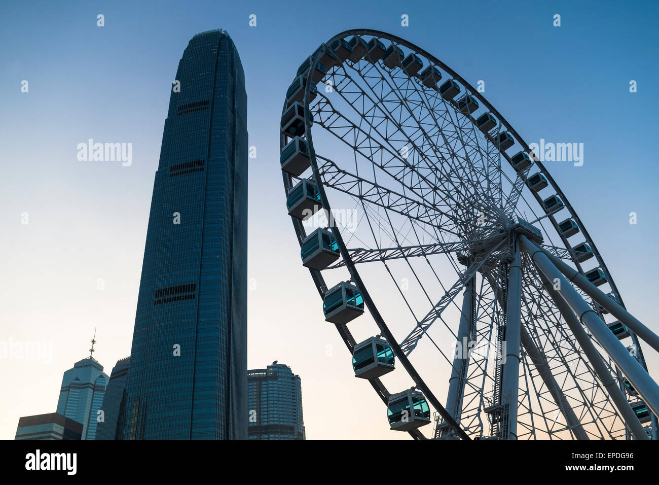 Riesenrad in Stadt Stockfoto