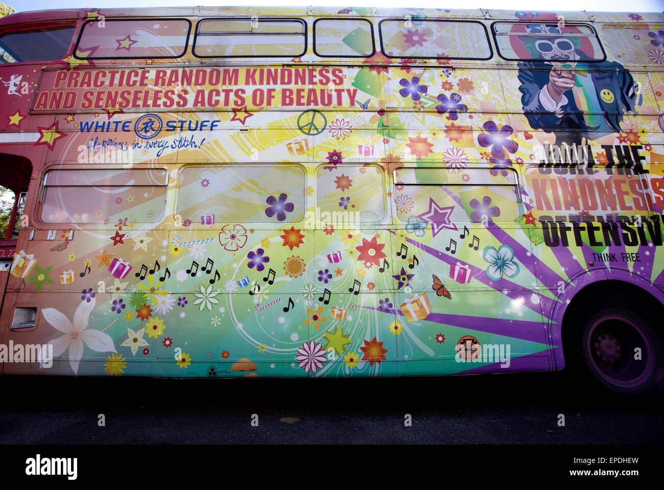Die Freundlichkeit Offensive klassische Routemaster-Bus bekannt als die Kinder Bus außerhalb ihrer HQ, Nord-London Stockfoto