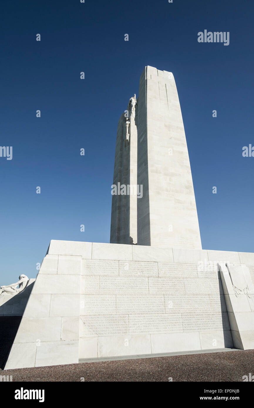 Die Somme Schlachtfeld. Vimy Ridge Canadian National Memorial mit Namen Panel für Soldaten, die fehlenden bleiben Stockfoto