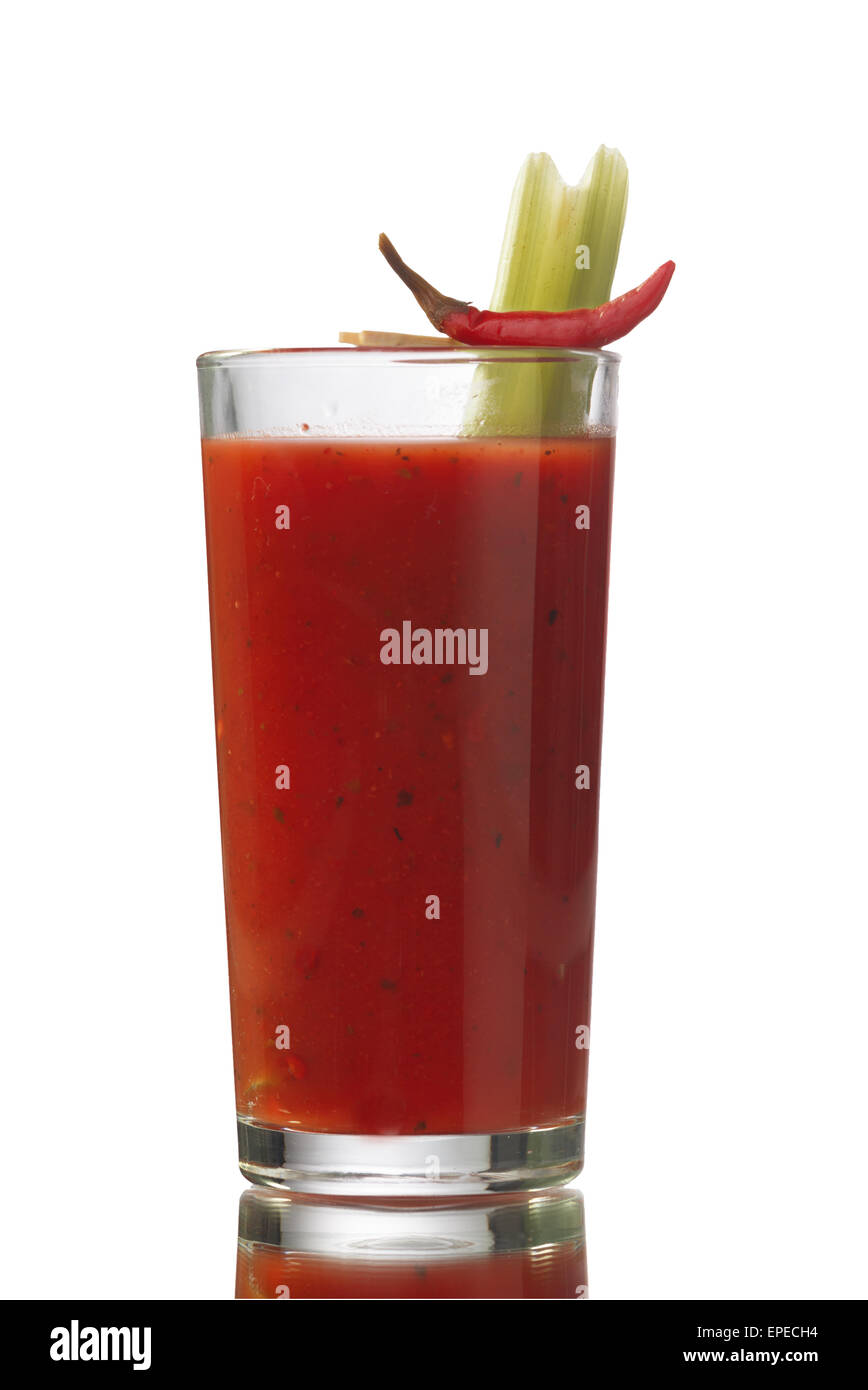 Bloody Mary alkoholischen Cocktail isoliert auf weiss Stockfoto