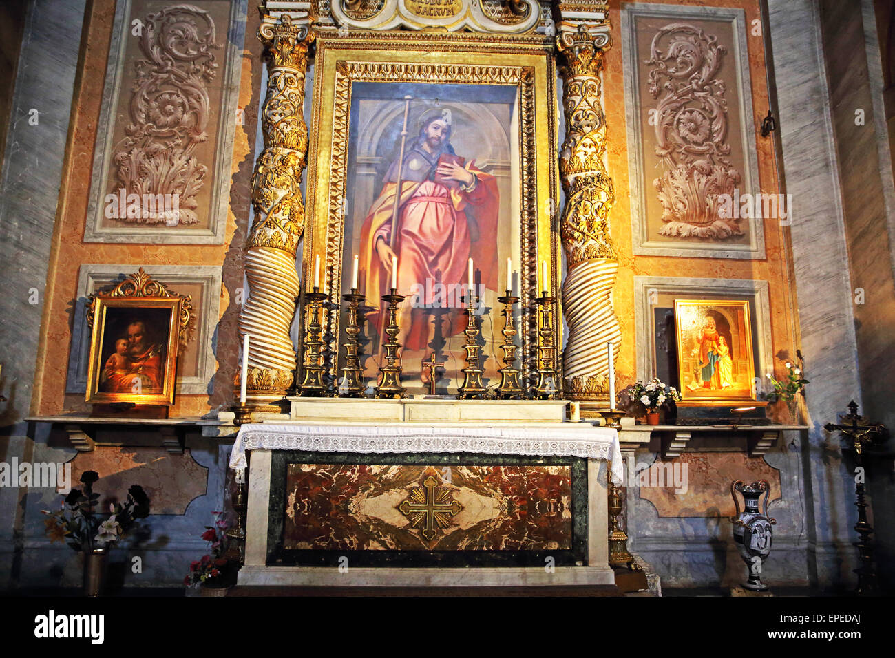 Die Lante Della Rovere Chapel in Santa Maria Sopra Minerva Kirche in Rom mit ein Gemälde von St. James umso größer. Stockfoto