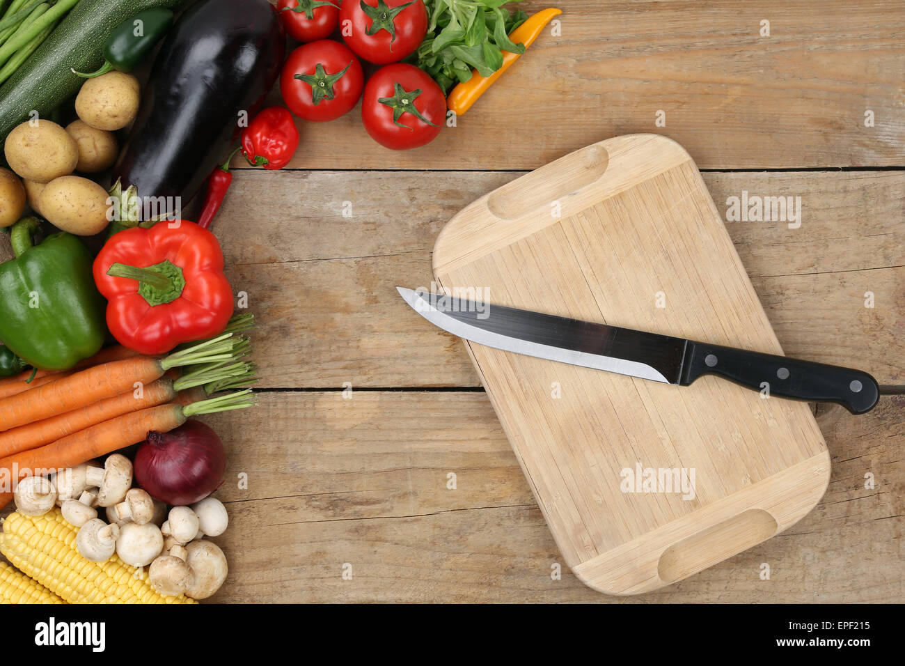 Gem├╝se Zubereiten Und Schneiden Messer Auf K├╝chenbrett Stockfoto