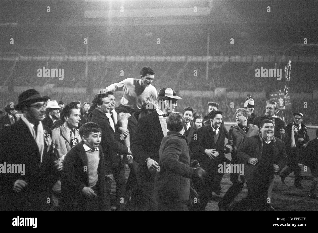 Nottingham Forest V Southampton, FA Cup sechsten Runde match, 2. Replay im City Ground, Montag, 8. April 1963.  Endstand: Nottingham Forest 0-5-Southampton Stockfoto